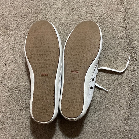 Taos Footwear White Sneakers - Picture 6 of 7